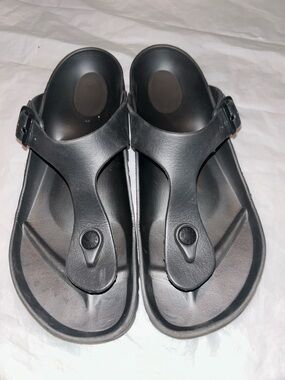 EUC Birkenstocks Gray Gizeh EVA Size 37/7